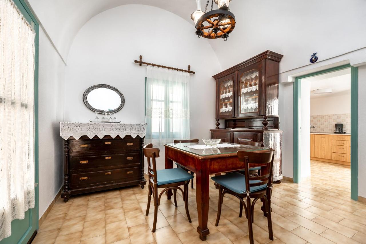 Authentic Santorinian Home Experience ฟิรา ภายนอก รูปภาพ