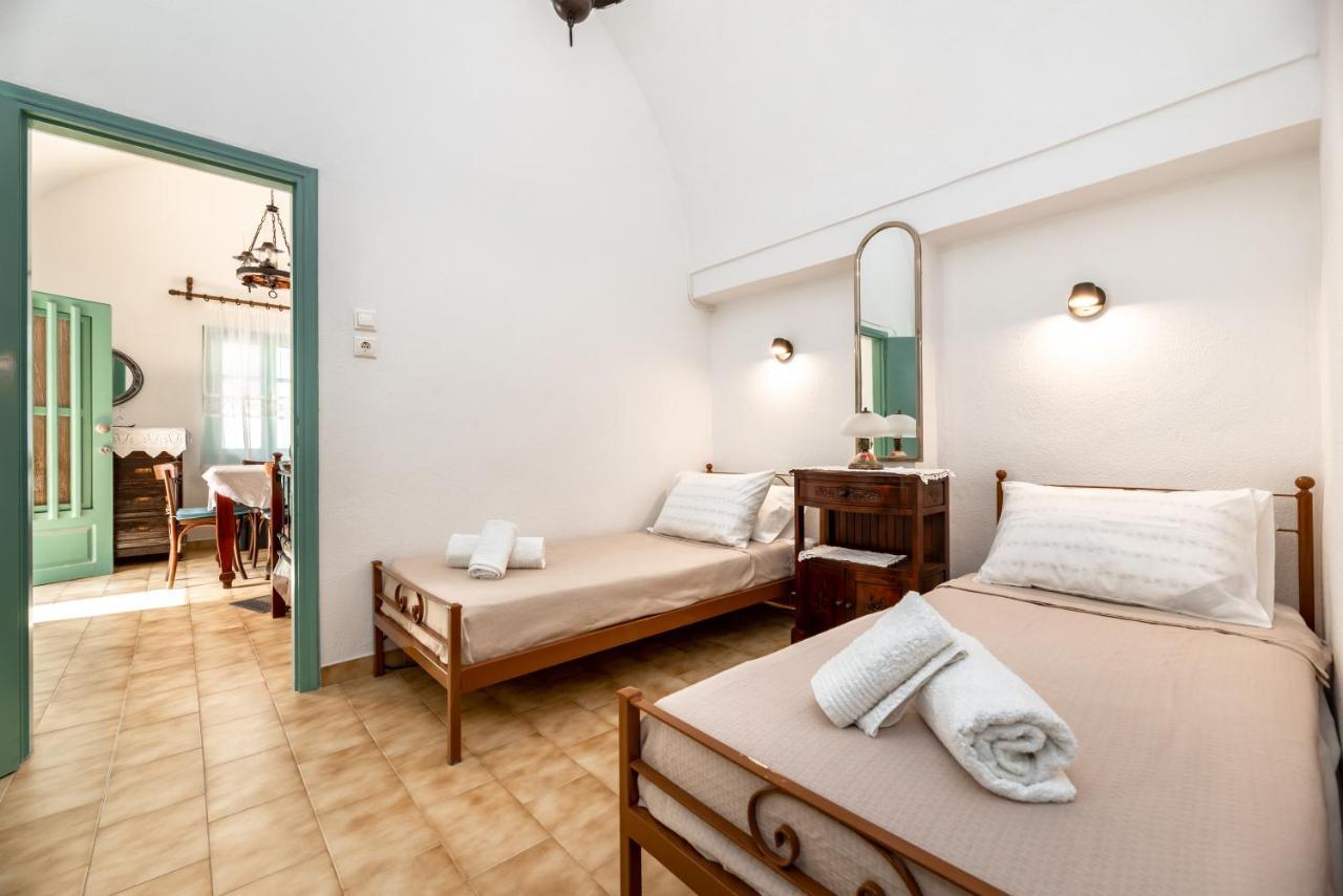 Authentic Santorinian Home Experience ฟิรา ภายนอก รูปภาพ